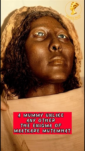 A Mummy Unlike Any Other — The Enigma of Maatkare Mutemhat Not all mummies are the same. Some preserve bodies. Others preserve questions. This is the mummy of Maatkare Mutemhat, daughter of Pinedjem I, the powerful High Priest of Amun, and one of the most influential religious women of her time. She held the sacred title God’s Wife of Amun, a position bound by ritual purity, authority, and divine symbolism. Her mummification reveals a striking departure from earlier traditions. The face was deli