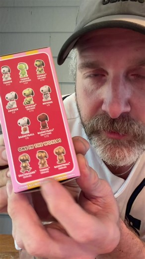 Unboxing blind bags and boxes #blindbag #blindbox #snoopy #peanuts #mysterybox