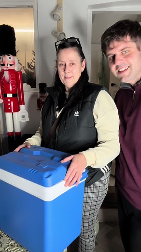 Mums Bring Delicious Goodies to Share