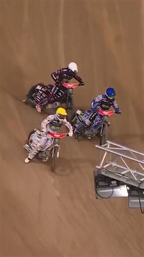 Anders Thomsen with a BEAUTY of an overtake in Heat 7 in 2025 💪 | FIM Speedway Grand Prix
