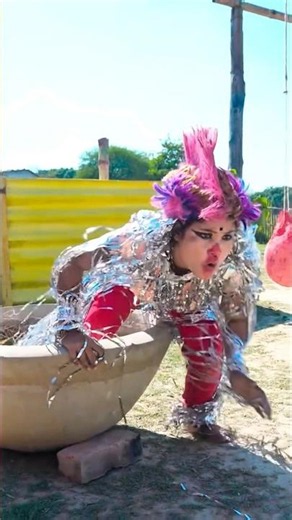 Crazy Hen Funny Short Video 😆 #comedyshorts #trendingshorts #funnyvideo #funnyshorts #viralshort