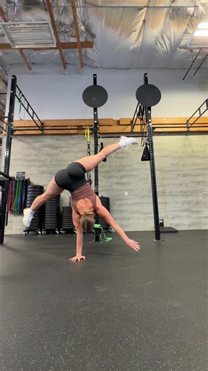 Mastering the One Arm Handstand: Behind the Scenes