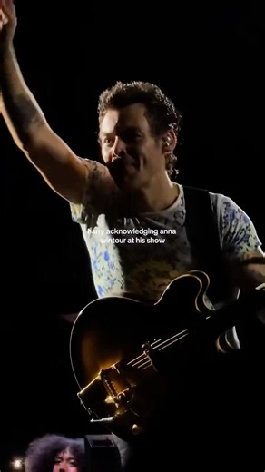 “Go to bed!” Harry Styles JOKES with Anna Wintour After Spotting Her In The CROWD