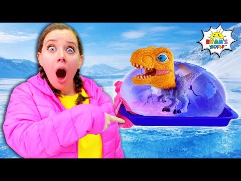 Finding HIDDEN TREASURE Inside GIANT ICE BALLOONS! And Other Science Experiments for KIDS!