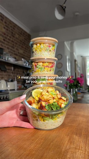 recipes around £1 per portion! meal prep, save the money, be your own housewife, then spend it WHEREVER you like 💗 #mealprep #housewife #budgetmeals #mealplan