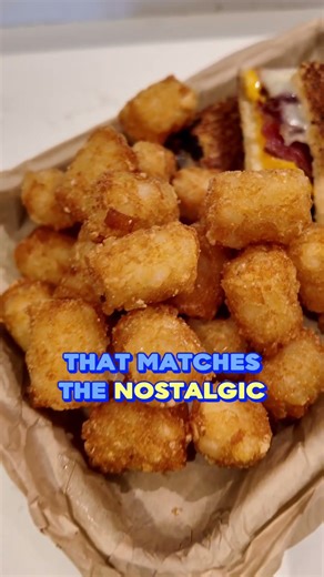 Beaches and Cream Soda Shop - Grilled Cheese w/Bacon - Disney’s Beach Club Resort ‪@PapaBestDisney‬