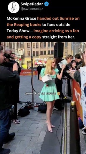 Mckenna Grace GIVES Hunger Games Books To Fans Outside The Today Show! 🥹❤️ #MckennaGrace