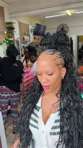 Straight Back Hairstyles: Braid Styles and Cornrows