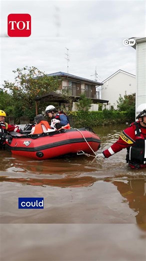 Typhoon Dujuan Nears Tokyo, Triggering Landslide & Flash-Flood Warnings