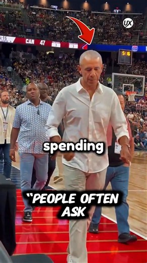 Why Barack Obama Chooses a Simple Lifestyle Despite His Wealth 😳 #barackobama #shorts #lifestyle