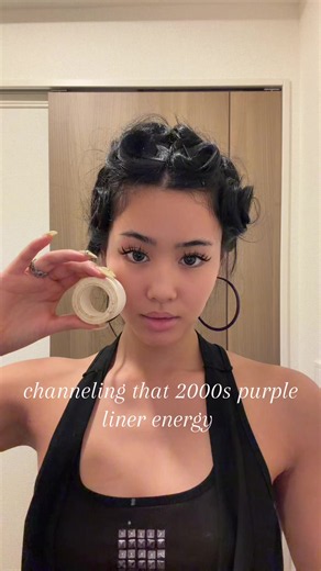 channeling that 2000s purple liner energy🪻💜 #makeuptutorial#2000smakeup#solangeknowles#skincareroutine#CHENA
