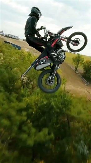 motorcycle expploded #offroadmotorcycle #dirtjump #dirtbike #dirtbikeadventures #mtb #motorcycle