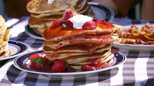 3rd Hour of TODAY Tries Colonial Williamsburg's Famous Pancakes