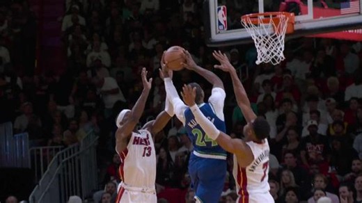 Jonathan Kuminga splits Giannis and Bam for an impressive bucket