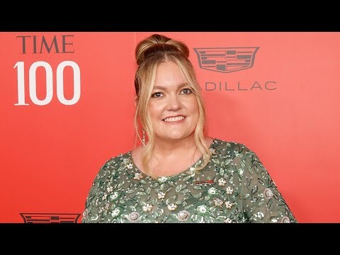 Colleen Hoover Shares Health Update After Cancer Diagnosis | E! News