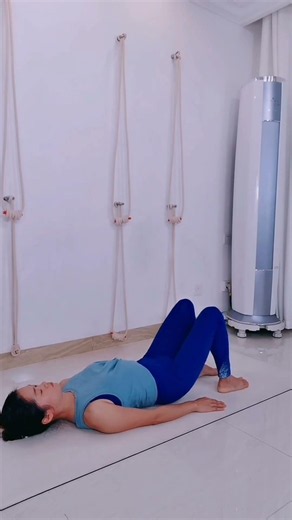 #快手健身房#瑜伽#瑜伽教练培训8点直播美腿瑜伽。脊柱侧弯,高低肩,长短腿,臀部塌陷的瑜伽练习,坚持10天,左右平衡会得到改善 #yogalife