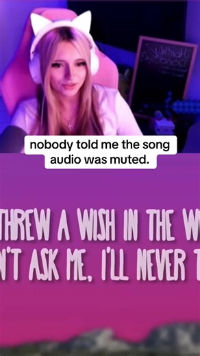 streamer sings and embarrasses herself.. #streamer #sing #song #fail #fyp