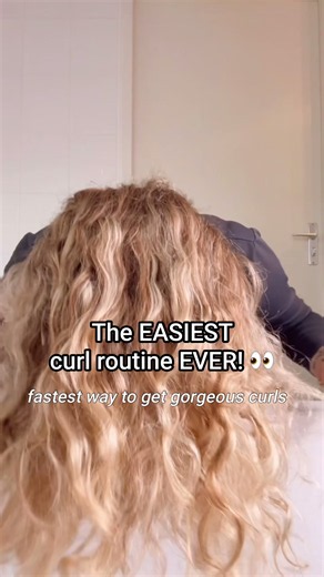 The EASIEST curl routine EVER! 😍🌀✨ Who says you need 5 different products to get gorgeous curls? 👀 The curly secret Hydra Styling Foam is a MUST-HAVE product for anyone who wants beautiful curls with less effort! 🩷 ✨ Moisturizes your curls 💧 ✨ Helps keep your curls defined for longer ✨ Fights frizz while keeping curls soft & touchable ✨ Boosts volume & bounce Less products, less effort, gorgeous curls! 😍 Comment “foam” and I will send it to your dm!