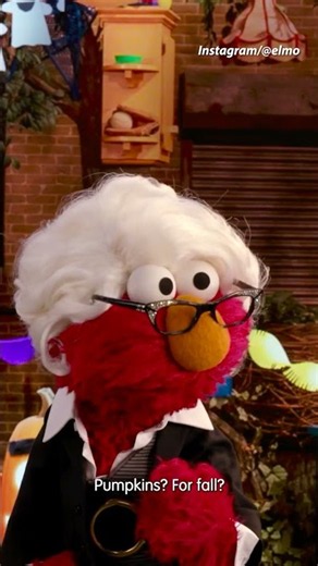 Elmo Dresses as Meryl Streep in 'The Devil Wears Prada' for Halloween