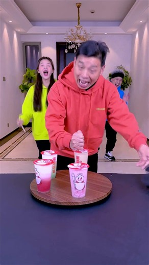 The Blindfolded Milk Tea Drinking Challenge,So Exciting, Give It A Try! #Funnyfamily #Partygames