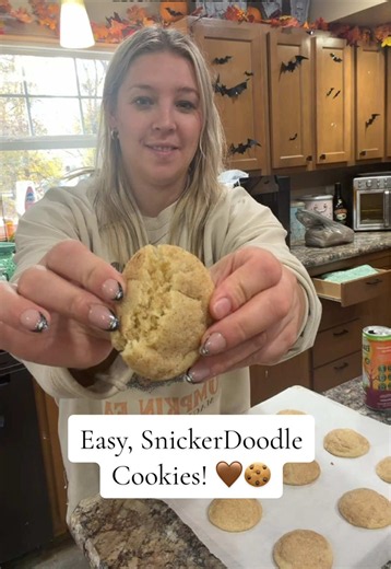 Soft, chewy, and covered in cinnamon sugar 🤎 These snickerdoodles are the reason I can’t be trusted around a fresh batch of cookies! 🍪 (Taste Test approved by a kid who doesn’t like cookies ;)) Snickerdoodle Cookies: 2 3/4 cup flour 2 tsp cream of tartar 1 tsp baking soda 1/2 tsp salt 1 cup softened butter 1/4 cup brown sugar 1 1/4 cup granulated sugar 2 eggs 1 tsp vanilla Topping: 1/3 cup sugar mixed with 2 tsp cinnamon Bake at 375 for 8-10 min #easyrecipe #cookies #snickerdoodle #baking #cin