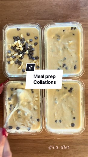 Meal prep collations Ingrédients pour 1 plat : - 40g de farine - 1 compote de pomme sans sucre ajouté - 40g de skyr - 1 œuf - 1/4 de levure - 1/2 sachet de sucre vanillé - 1 poignée de pépites de chocolat noir et blanc - 1 carré de chocolat pour le cœur coulant #mealprep #healthyfood #batchcooking #healthymealprep #collation
