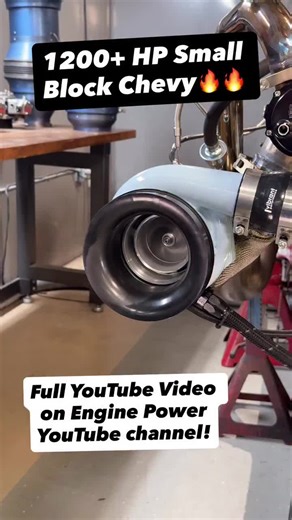 Definitely one of the COOLEST engines we’ve done and one of the most fun dyno sessions we’ve had!! If you haven’t already seen our 427ci Twin Turbo Small Block video that dropped today, you need to go check out our latest episode on the @enginepowertv YouTube page! A @summitracing 427ci bottom end, @total.seal piston rings, @trickflowspecialties 230cc heads, @jesel_valvetrain shaft rocker arms, @holleyperformance Term. X EFI and SBC Hi-Ram, and 24.5psi of boost from twin Summit 66/62 turbos equa