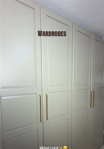 I fear obsessed isn’t even the word😍✨ @IKEA #baddieluce #wardrobe #ikea #pax #contentroom