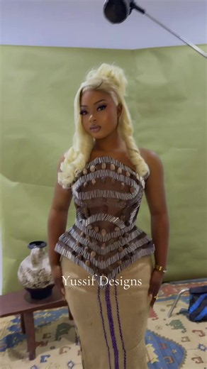 The dress made from cocoa sack and sheanuts. This dress was purely inspired by agriculture and was visualized in a different way which is turning it into different ways of valuable products like fashionable dresses. We don’t just grow crops, we wear them. This dress was made for @Asakia-Mama Agric @TV3 Ghana #yussifdesigns #cocoasackdress #sheanuts #theagriculturaldress