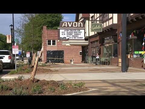 Driver runs off after SUV, with AK-47 and drugs inside, crashes into violin store
