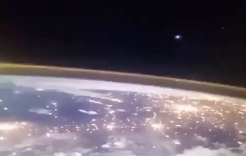 Remembering the gigantic alien spaceship recorded live from the space station. The video on the screen was filmed with an iPhone and zoomed in.🧐🤔