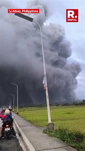 Philippines’ Most Active Volcano Mayon Rumbles Again, Spews Giant Ash Column