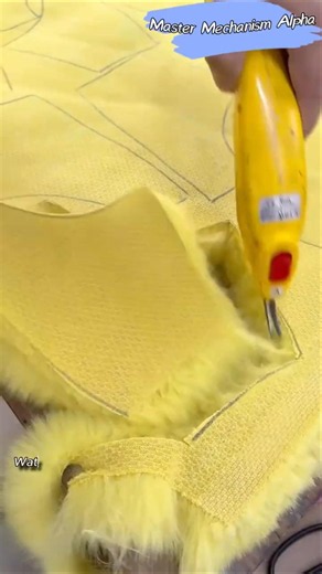Advanced Textile Cutting Using an Electric Scissors Tool #worker #process #handmade #tutorial #craft