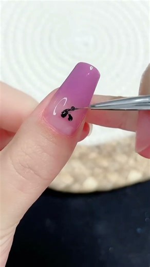 Purple with Metallic Nails 💜 #purplenails #metallicnails #nailpolish #nailgelpolish #naildesign