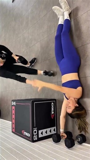 This Handstand Illusion Fooled Everyone for a Second wood working art_hand crafts_#shorts