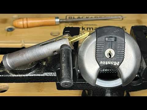 Master Lock Magnum M40XD Disc Padlock Impressioned