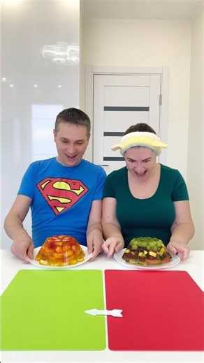 Whose fruit jelly cake is better?