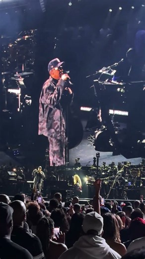 Blue Ivy Carter plays the keys with her dad Jay-Z at the first of two shows at Los Angeles