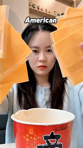 Cheesy noodles: Normal people vs American