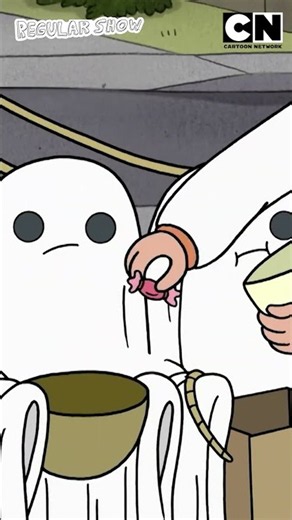 Mordecai & Rigby's Halloween Candy Scam!🎃🍬| The Regular Show🤠| #shorts | @cnindia ​