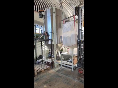 Vertical Plastic Mixer Full Process | Ton Bag Feeding to Screw Discharge for Pellet Homogenization