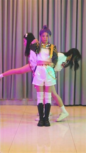 Rumi Floating in the Air with Friends 💫 #rumivibes