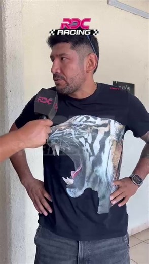 CHICHO MEDINA DICE PRESENTE EN EL RALLY VALLE ABAJO 2026 . El campeón de MMA Chicho Medina dice presente en la séptima fecha de ADEVALLE, el Rally Valle Abajo 2026, donde junto a su familia brindará un importante apoyo para el desarrollo de esta nueva jornada del automovilismo. . Medina, quien tiene raíces familiares en los valles, contó que es un apasionado de los motores y que, si en algún momento se presenta la oportunidad de competir, le gustaría hacerlo a bordo de un UTV. . Además, realizam