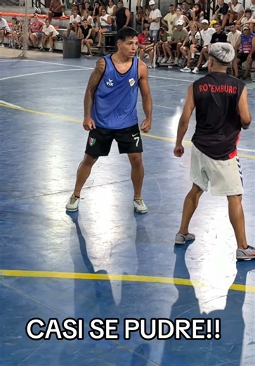 Jugadores de Futsal: Patadas y Diversión