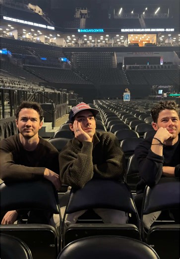 Jonas Brothers Concert Experience with Sombr