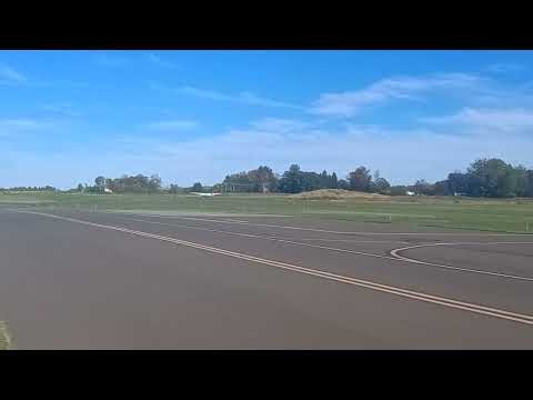 Cessna 172 Skyhawk Landing & Take-Off at Doylestown Airport (DYL)