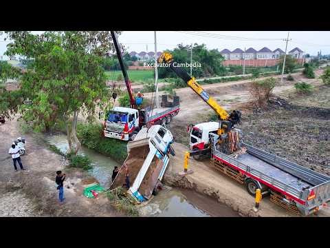 Be careful VDO documentary of all overturned earth moving truck with the help of experts heavy crane