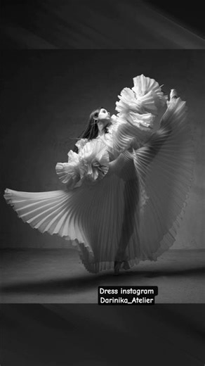 🇺🇦 Model poses for photoshoot📸 Ballet. Model Daria