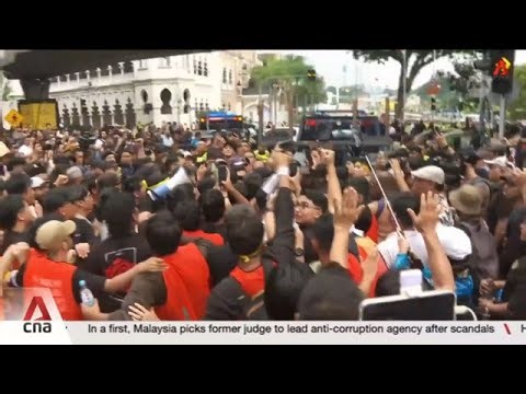 Malaysia names new anti-corruption chief as thousands protests against outgoing head