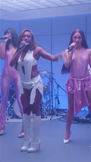 Leaking it w. ‪@VEVO‬ ‪@VevoUK‬ 🫦​ Our performance of ‘Leak It’ is now live 🪩💙